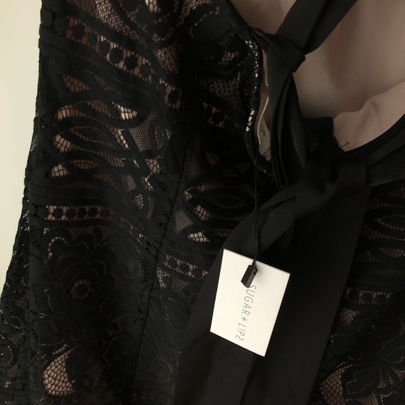 Sugar & Lips lace dress - Picture 4 of 4